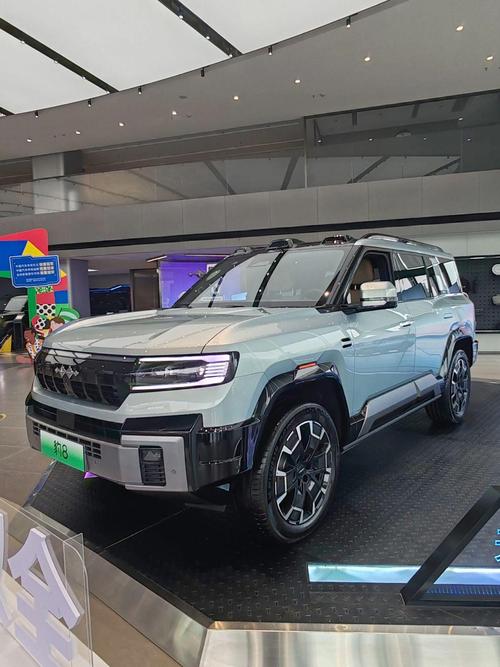 重庆204比亚迪方程豹硬派越野的爆款，英菲尼迪35周年与你共成长